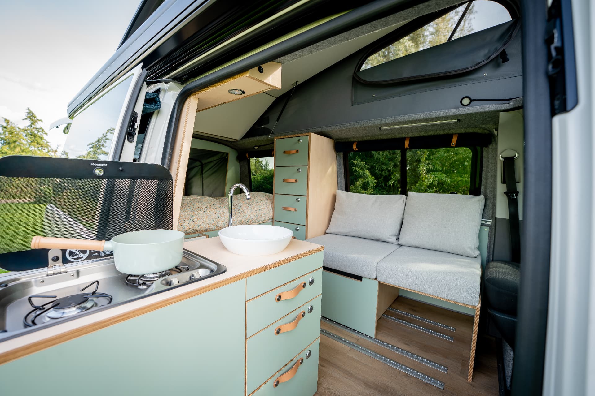 De modulaire loungebank in de Wally-Van